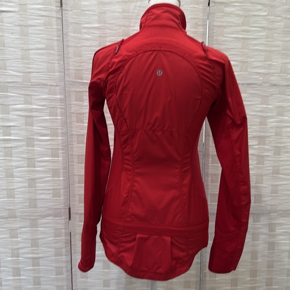 Lululemon Run: Nothing But Run Jacket - Picture 6 of 16